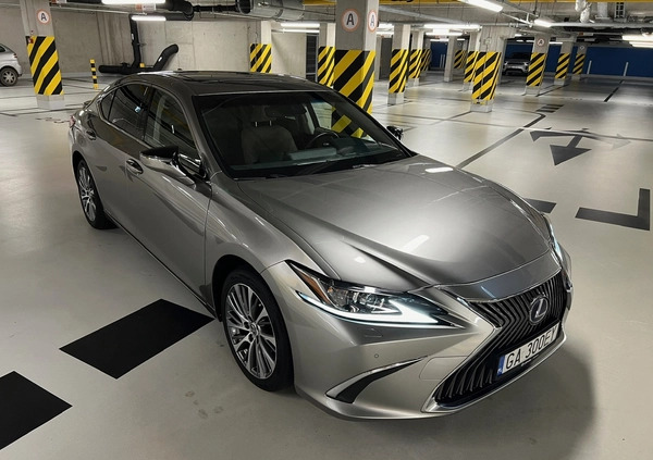 Lexus ES cena 135000 przebieg: 47000, rok produkcji 2019 z Wrocław małe 667